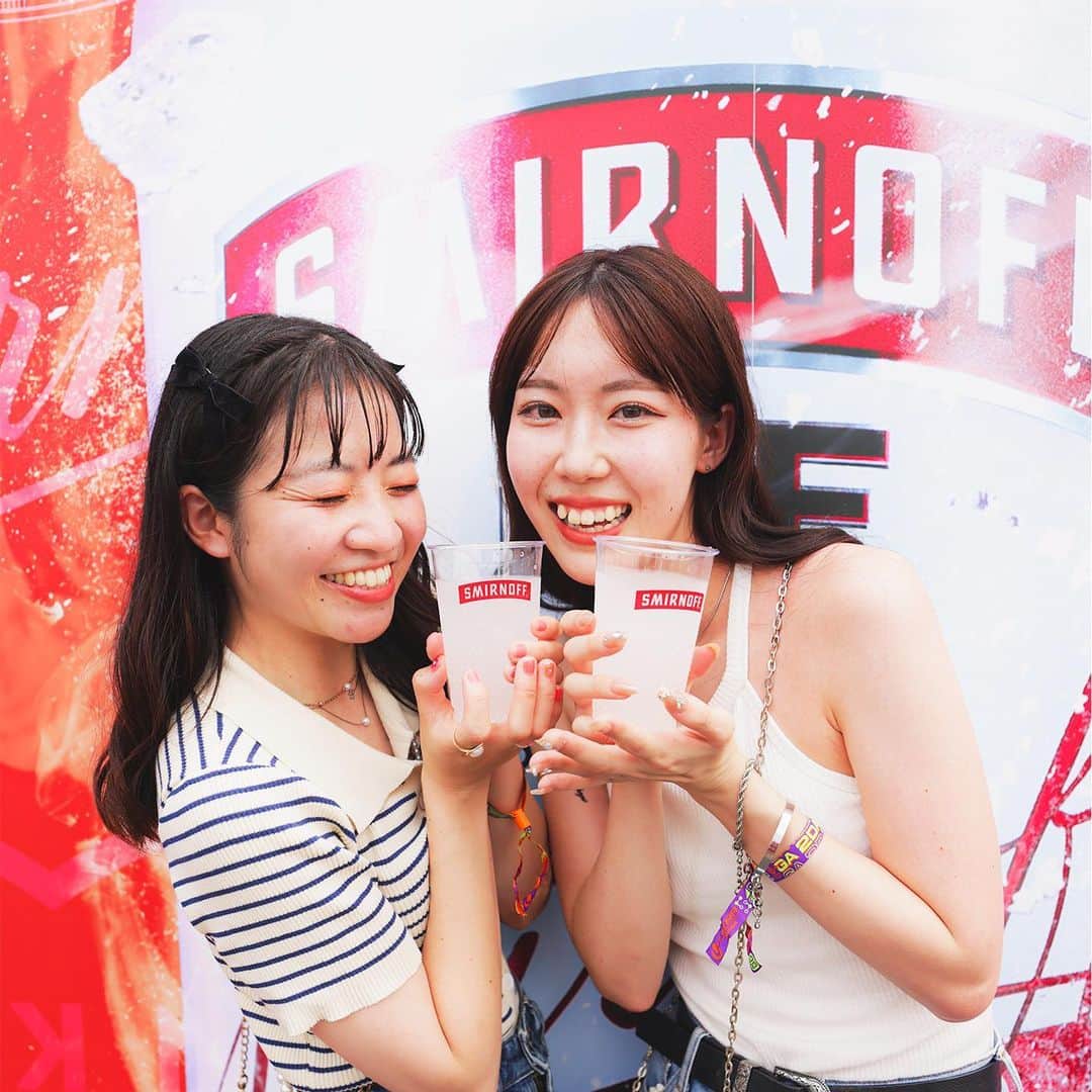 スミノフさんのインスタグラム写真 - (スミノフInstagram)「ULTRA JAPAN 2023 1日目終了🤟🖤  スミノフブースにご来場いただきありがとうございました☀️✨  みなさま、スミノフフォトブース には来ていただきましたか👀📷？？  ULTRA JAPANの気合いの服装スペシャルなフォトで、かっこよく思い出に残しましょう！✨  最高のDJセットリストに皆様のボルテージもマックス！🎧🔥 ULTRA ホットな1日でしたね🔥🔥  明日はULTRAJAPAN ラストデイです！！ 明日も盛り上がり尽くしましょう〜！！🤟🤩🤟  明日もスミノフブースからスタッフも盛り上がってお待ちしてます！！！🎶🕺🍾🥰  スミノフブーススタッフ  #スミノフ #スミノフアイス #smirnoff #音楽好きと繋がりたい #フェス好きと繋がりたい #ULTRAJAPAN #ULTRAJAPAN2023」9月16日 20時59分 - smirnoff_jp