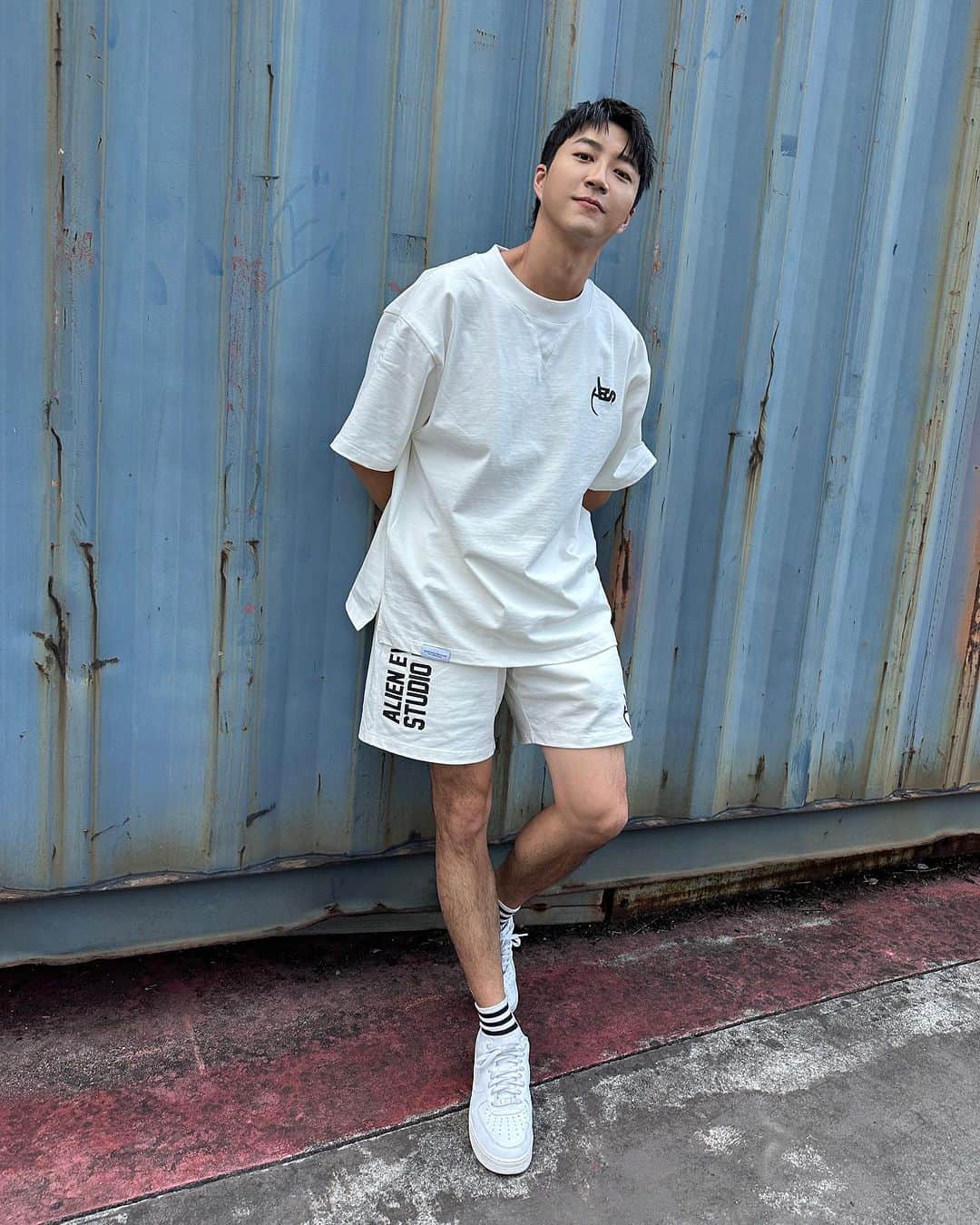 江宏傑のインスタグラム：「放風～ 明天見❤️ @aes_taipei」