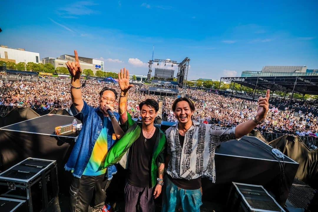 DJ TORAのインスタグラム：「今年も最高の景色をありがとう❤️  We are TYT😎😎😎  #ultrajapan #ウルトラジャパン #tyt @zoigraph」