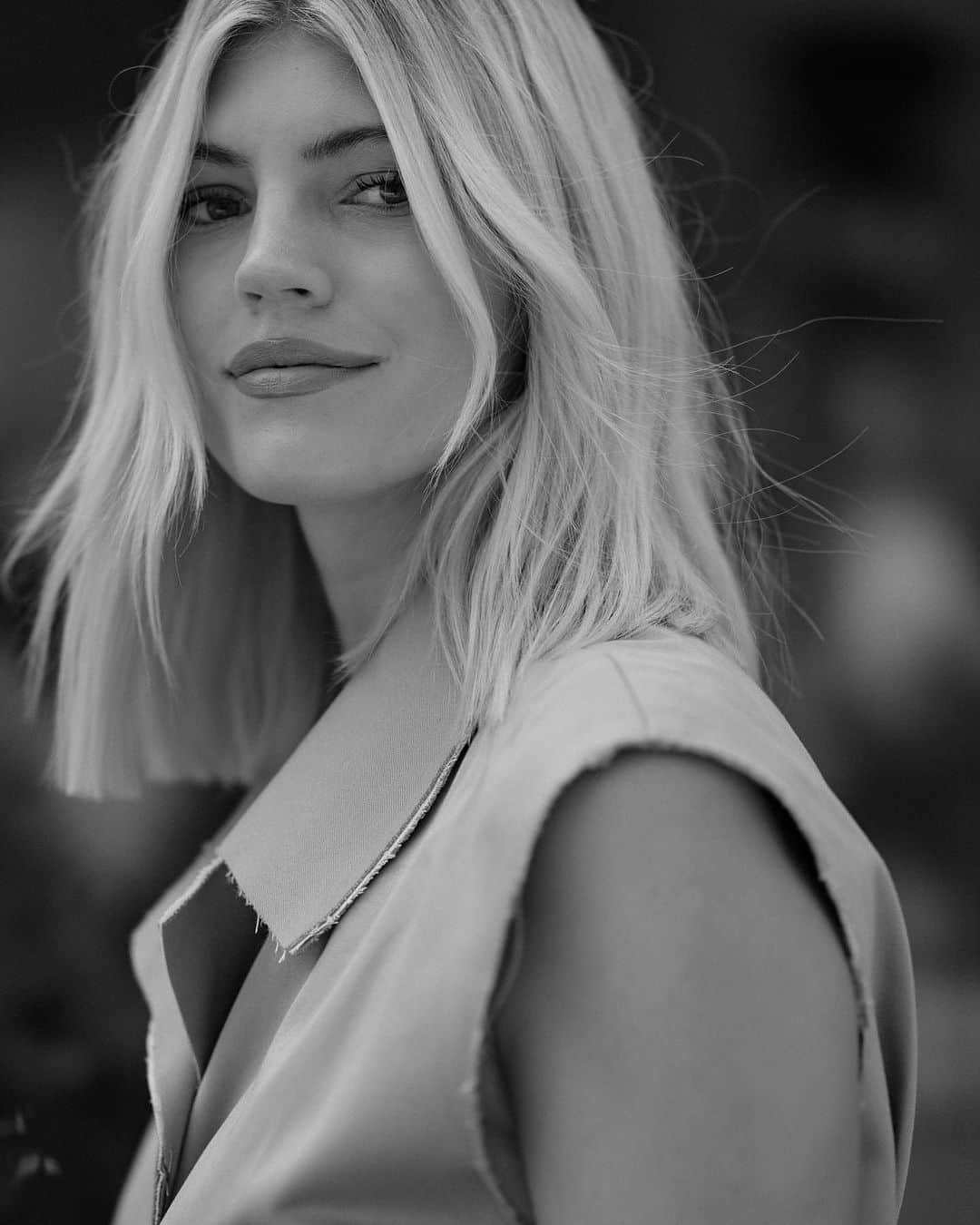デヴォン・ウィンザーのインスタグラム：「💇🏼‍♀️」