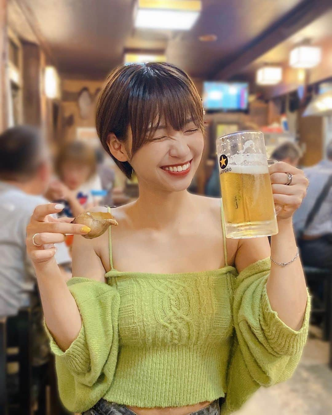 小坂田純奈さんのインスタグラム写真 - (小坂田純奈Instagram)「釧路のかど屋でつぶとビールかっ込んだ🍺  ラーメンもめちゃくちゃ美味しかった🥹  #釧路 #釧路グルメ #釧路居酒屋 #かどや #釧路かど屋 #つぶ貝 #お酒好き女子 #酒好き女子 #ビール女子 #ショート女子 #釧路観光」9月16日 21時52分 - official_junata