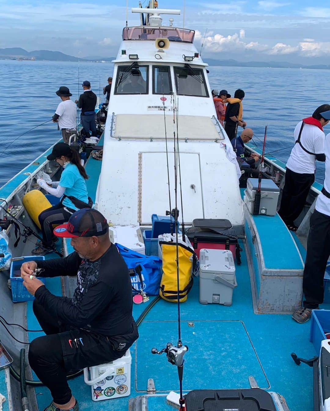 片原恵麻さんのインスタグラム写真 - (片原恵麻Instagram)「大阪湾テンタチロケ3週目🐟  タチウオキングバトルに参加してきました〜！ この3週間大先輩方から色んなテクニックを教えて頂き、いざ1人で実践🔥 最高釣果更新できました✔︎︎︎︎  大阪湾タチウオ尽くしの日々にとりあえずピリオド⚔️ たのしかった〜！！！！  📍ふじたや @fujitaya_osaka   #ふじたや#タチウオ#タチウオ釣り#テンヤタチウオ #釣りガール#釣り女子#釣り#海釣り#ツリジョ#fishing#钓鱼#낚시#鱼#강태공#낙씨광#ルアマガ女子部#大阪湾」9月16日 21時46分 - emma_katahara