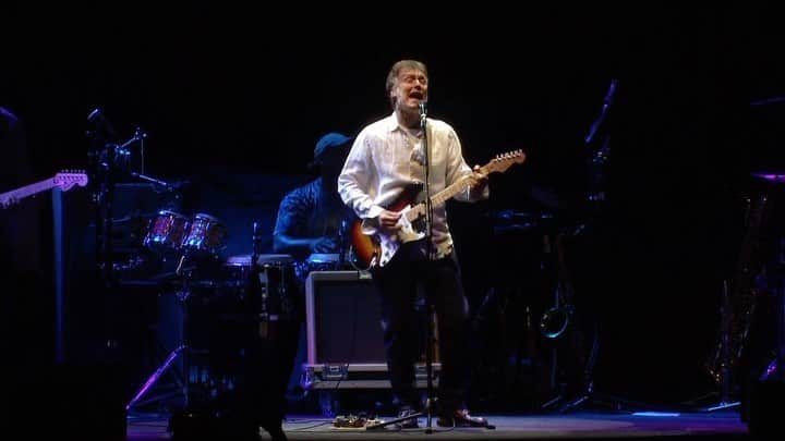 スティーヴ・ウィンウッドのインスタグラム：「"Had To Cry Today" from Greatest Hits Live (2017)」