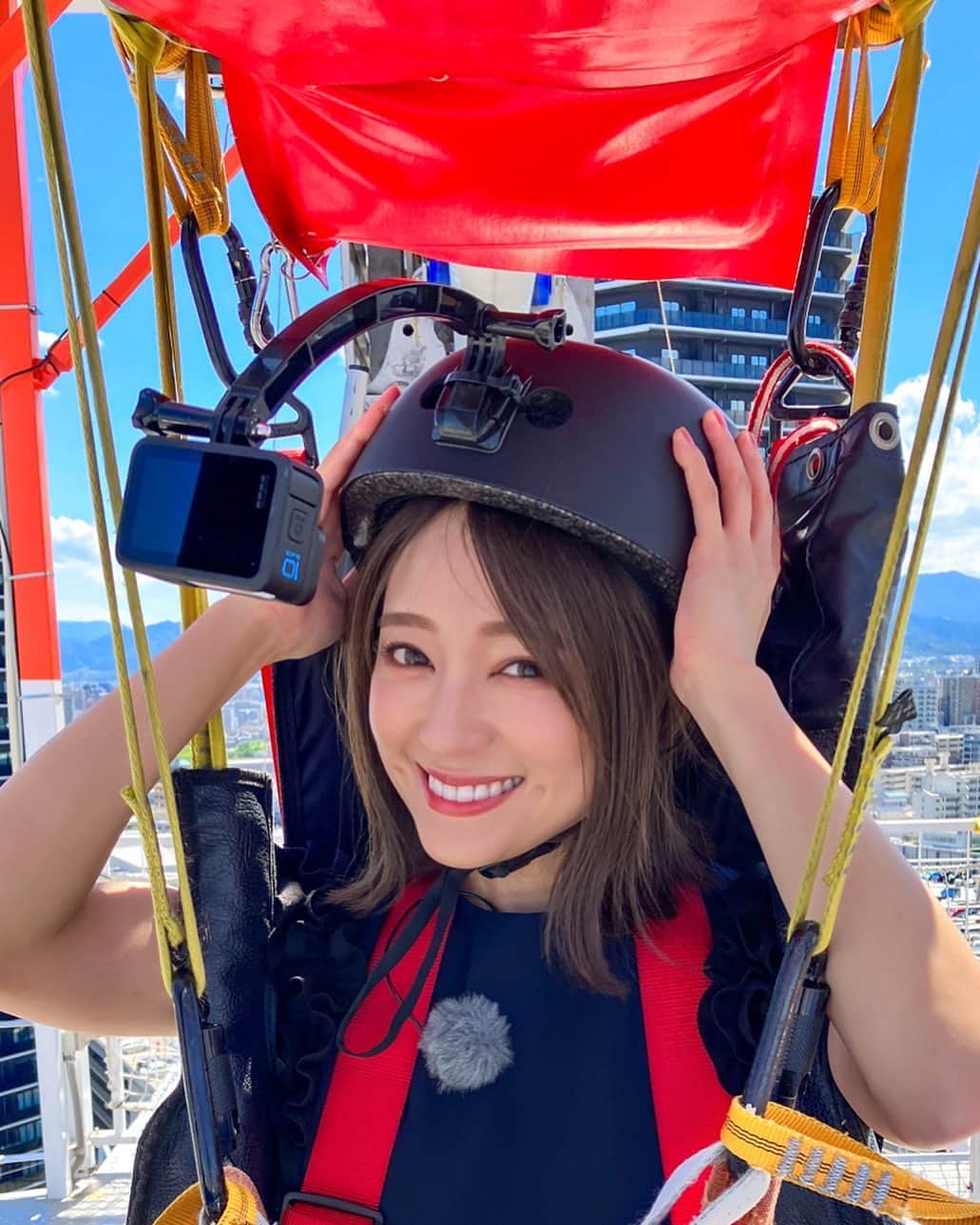 のインスタグラム：「福岡のロケでPayPayドームの真上をピューッとしてきました🎢😳 ジェットコースター苦手なのに、我ながらよく頑張った🤣❤️‍🔥 とっとってっていっとったのになんでとっとってくれんかったとっていっとうと！！！の早口言葉にも挑戦して福岡グルメを無事食べることができました🤤  次は10周年ライブツアーで10/1(日)福岡に行きます💕大好きな福岡のみんなに会えるの楽しみにしてるよ😘待ってます✌️  見逃しでYouTubeにもアップされてるので是非🙏  #バリはやッzip  #paypayドーム #つりzo」
