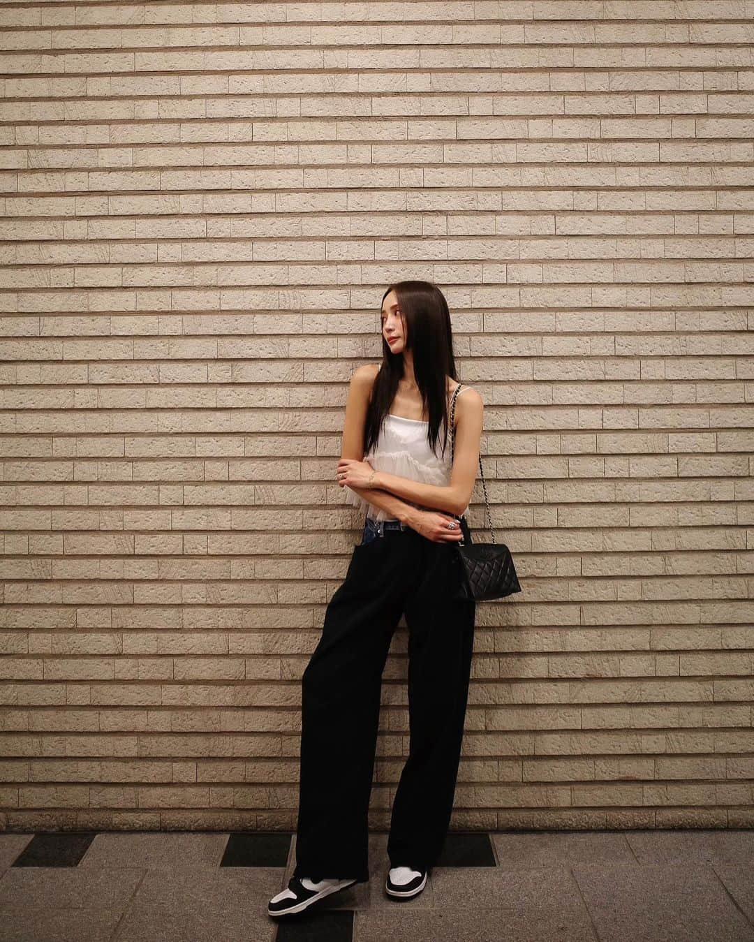 中島ケイカさんのインスタグラム写真 - (中島ケイカInstagram)「🤍🩵🤭  #outfit #ootd #coordinate #fashion #searoomlynn #edition #alea #chanel #nike #jordan」9月16日 22時22分 - kathy_tan529