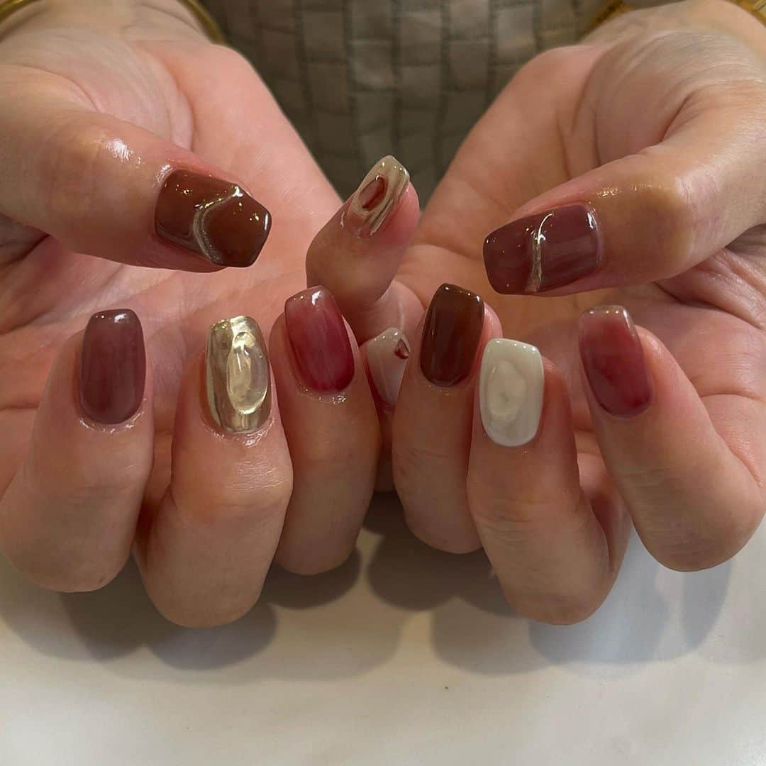 MIKI OKAMOTOさんのインスタグラム写真 - (MIKI OKAMOTOInstagram)「. cassis browm 🍇  .」9月16日 22時32分 - __.nail.mk