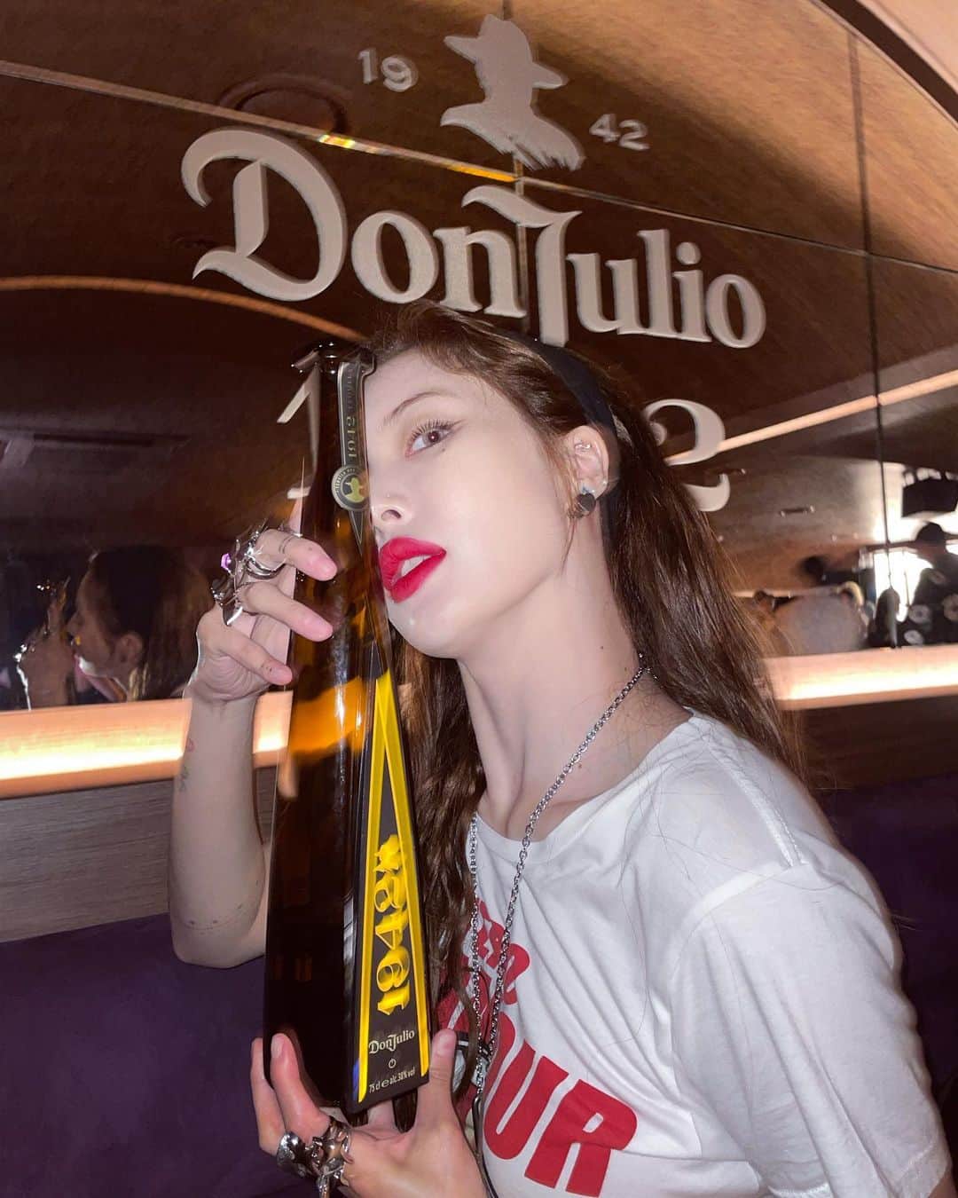 ヒョナ のインスタグラム：「🥂」