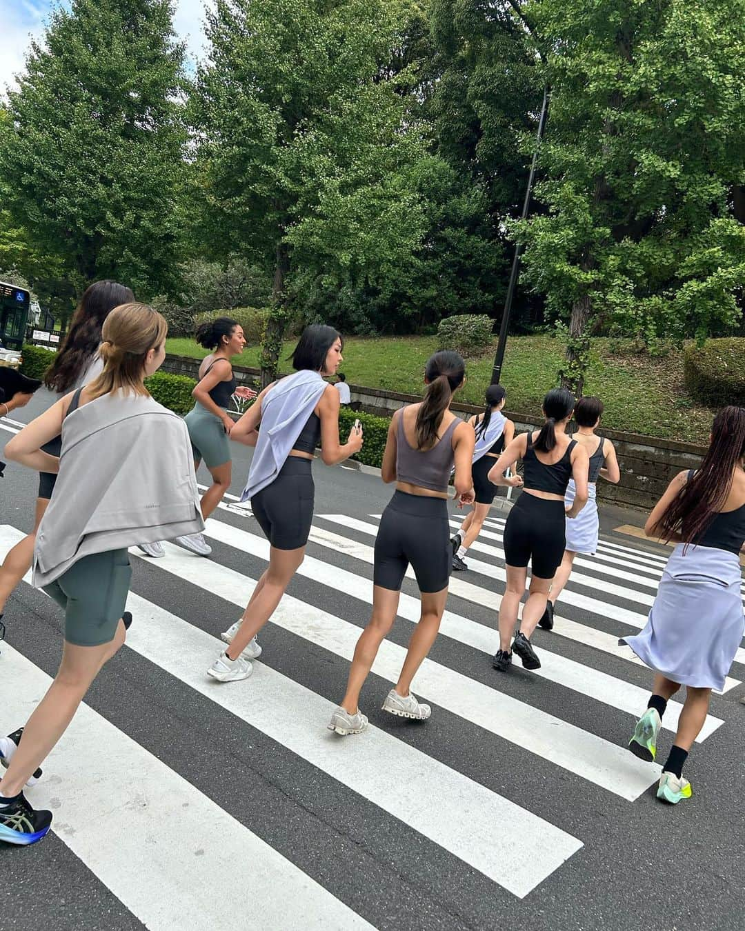 福内櫻子のインスタグラム：「@danskin_japan と @womenshealthjp のRUN&YOGAコラボイベント✨  イベントのランニングリードを担当しました！🏃‍♀️  #24hWithDanskin 「どんな瞬間も「わたしを生きる」女性たちのために」  皆楽しそうに走ってて嬉しかった🫰  運動後はランチしながら @joicfp によるリプロダクティブ ・ヘルス/ライツを学びました✨ みなさんは自分の身体大切にしてますか? 日本はまだまだ女性特有の悩みを打ち明けたり学んだりする機会が少なくて声に出しにくいけど、 こうしてお話を聞いて自分の気持ちをシェアすることはとっても大切だよね。 恥ずかしいことじゃないよ。  またこう言う機会をつくっていけるといいな。  自分の心と身体に耳を傾けることができて真のアクティブガールだよね！  着てるのは @danskin_japan の新作ウェアです！✨」