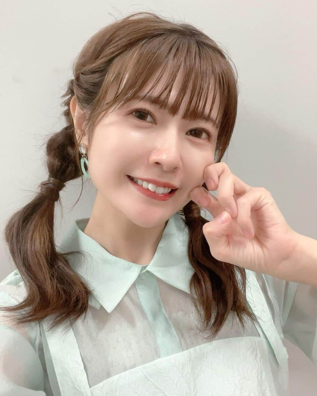 竹達彩奈のインスタグラム：「珍しく自撮りブレなかったぞ🙌 嬉しくて全部使っちゃう☺️笑  普段はブレまくりでフォルダが失敗した写真で埋まっています。」