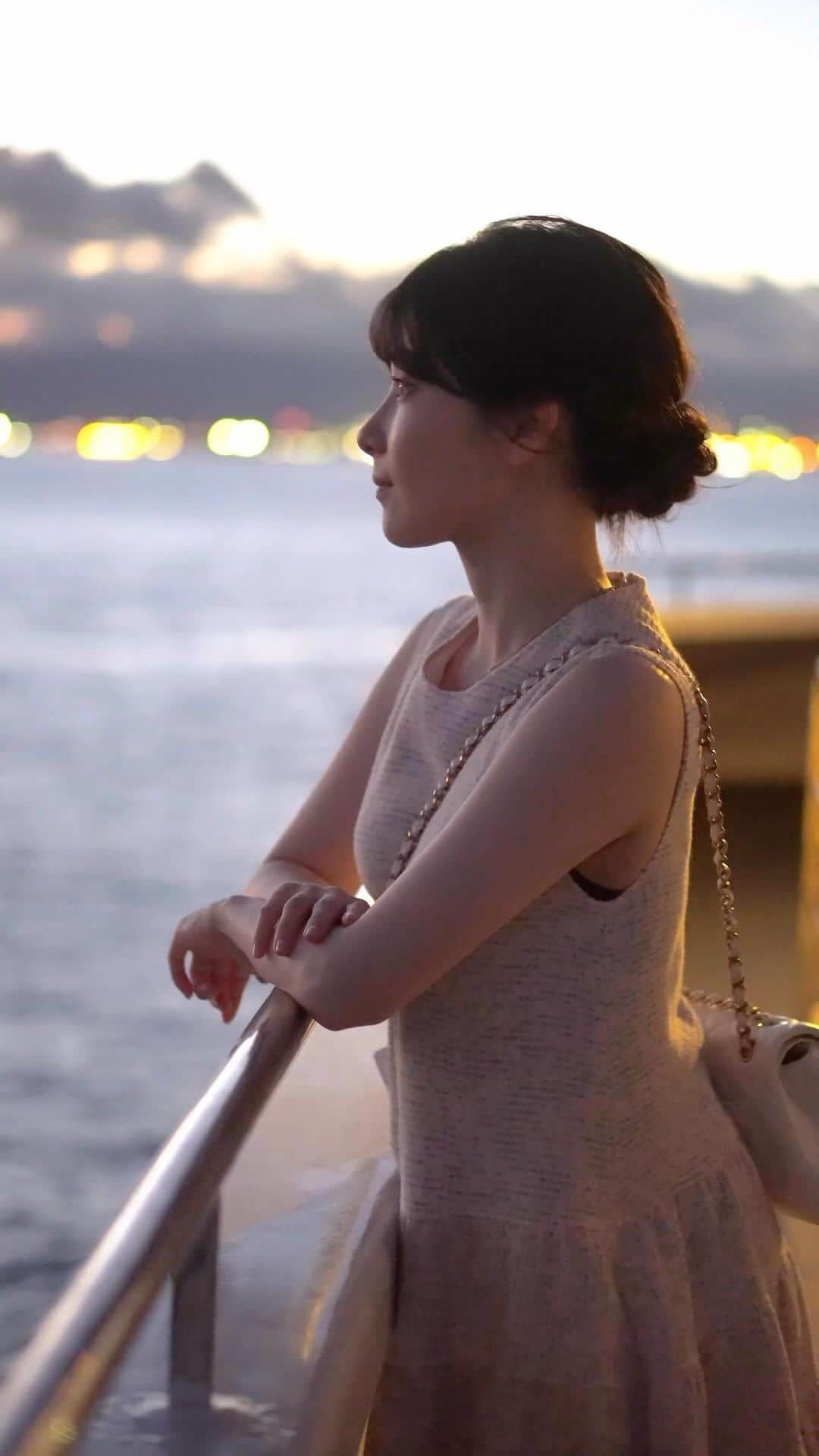 早田悠里子のインスタグラム：「先日ハワイに行ってました☺️ 親友や家族とバーベキューしたりしてめちゃくちゃ楽しい旅でした🥰 息抜きは大事ですね😌  #ノーマルカメラ #サンセット #一眼レフ #hawaii」