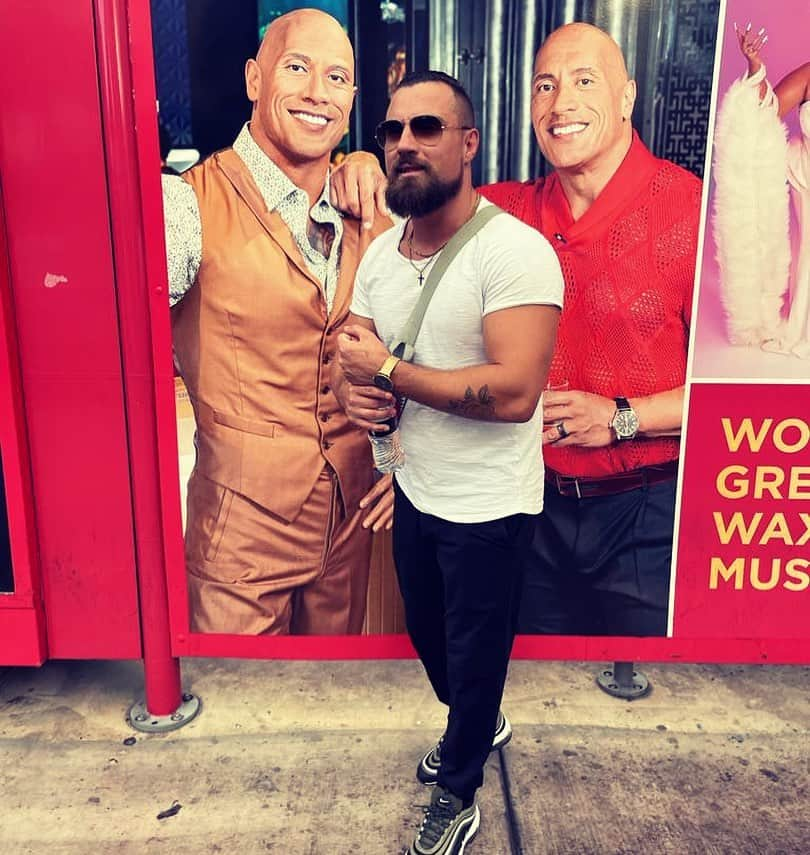 マーティ・スカルのインスタグラム：「Glad to see The Rock is back! 🤣」