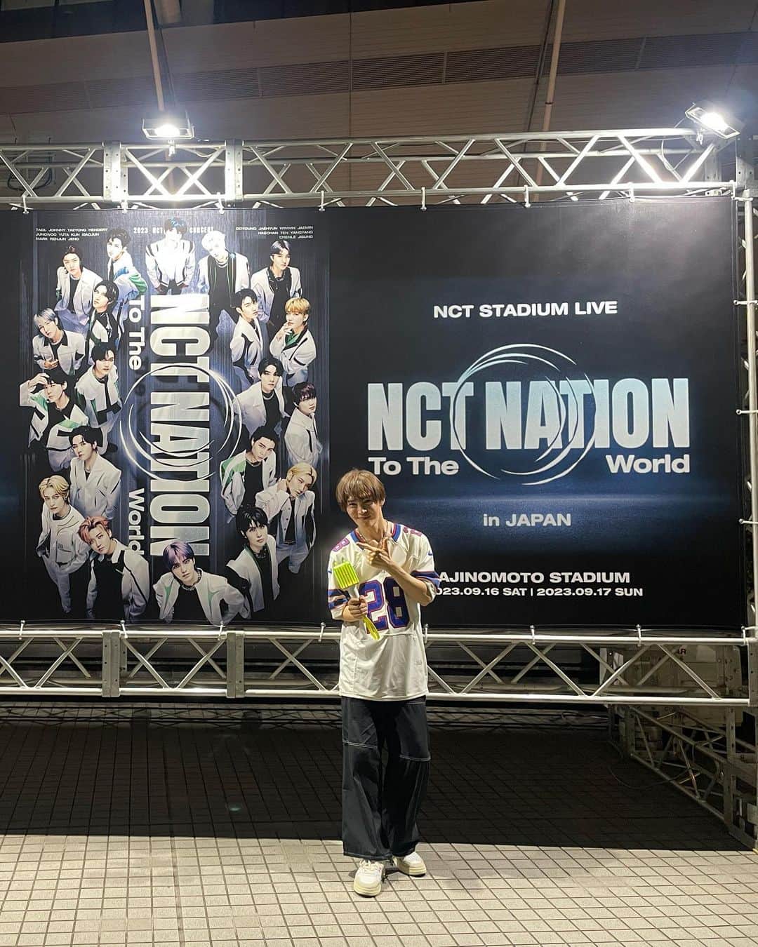 塩澤英真さんのインスタグラム写真 - (塩澤英真Instagram)「tokyo jump! 🔥💚  Super Thanks M & N and my all staff.  #NCT #NCT127 #NCTDREAM #WayV #NCT_DOJAEJUNG #NCT_NATION #NCT_NATION_ToTheWorld #TOKYO #NCT_NATION_ToTheWorld_TOKYO #BaggyJean #TAEYONG #JAEHYUN #JAEMIN #NCTU_BaggyJeans #GoldenAge #NCT_GoldenAge #NCTzens #explorepage」9月16日 23時12分 - hidemasa_shiozawa
