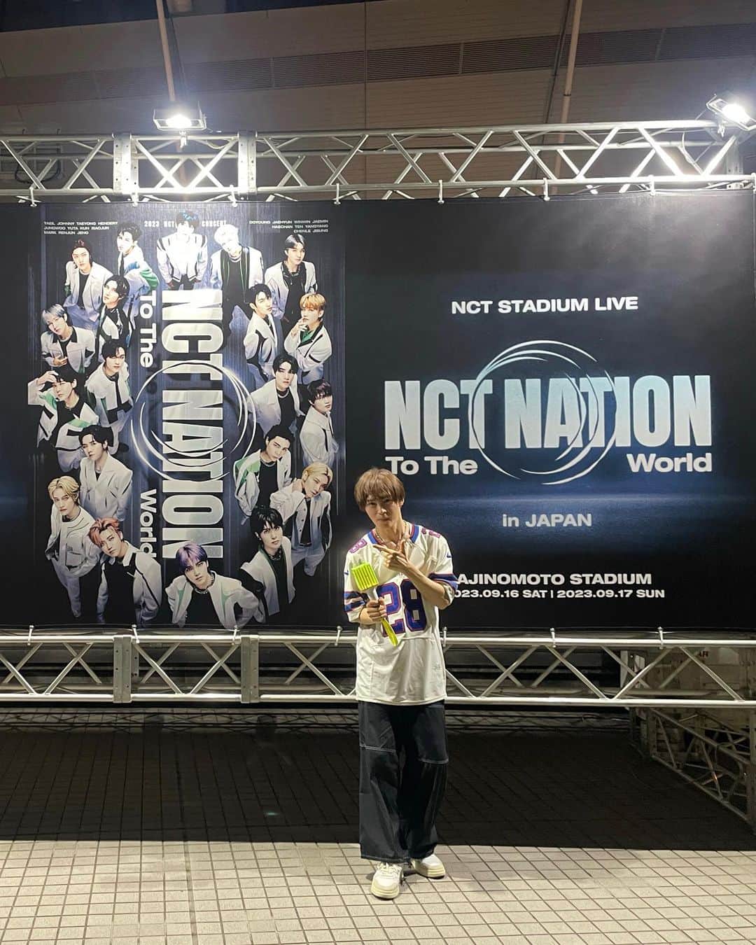 塩澤英真さんのインスタグラム写真 - (塩澤英真Instagram)「tokyo jump! 🔥💚  Super Thanks M & N and my all staff.  #NCT #NCT127 #NCTDREAM #WayV #NCT_DOJAEJUNG #NCT_NATION #NCT_NATION_ToTheWorld #TOKYO #NCT_NATION_ToTheWorld_TOKYO #BaggyJean #TAEYONG #JAEHYUN #JAEMIN #NCTU_BaggyJeans #GoldenAge #NCT_GoldenAge #NCTzens #explorepage」9月16日 23時12分 - hidemasa_shiozawa