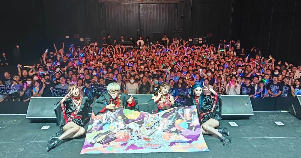 tokuのインスタグラム：「ツアー16ヶ所目、タイ🇹🇭 ありがとうございました‼️  #garnidelia #ガルニデss2023」