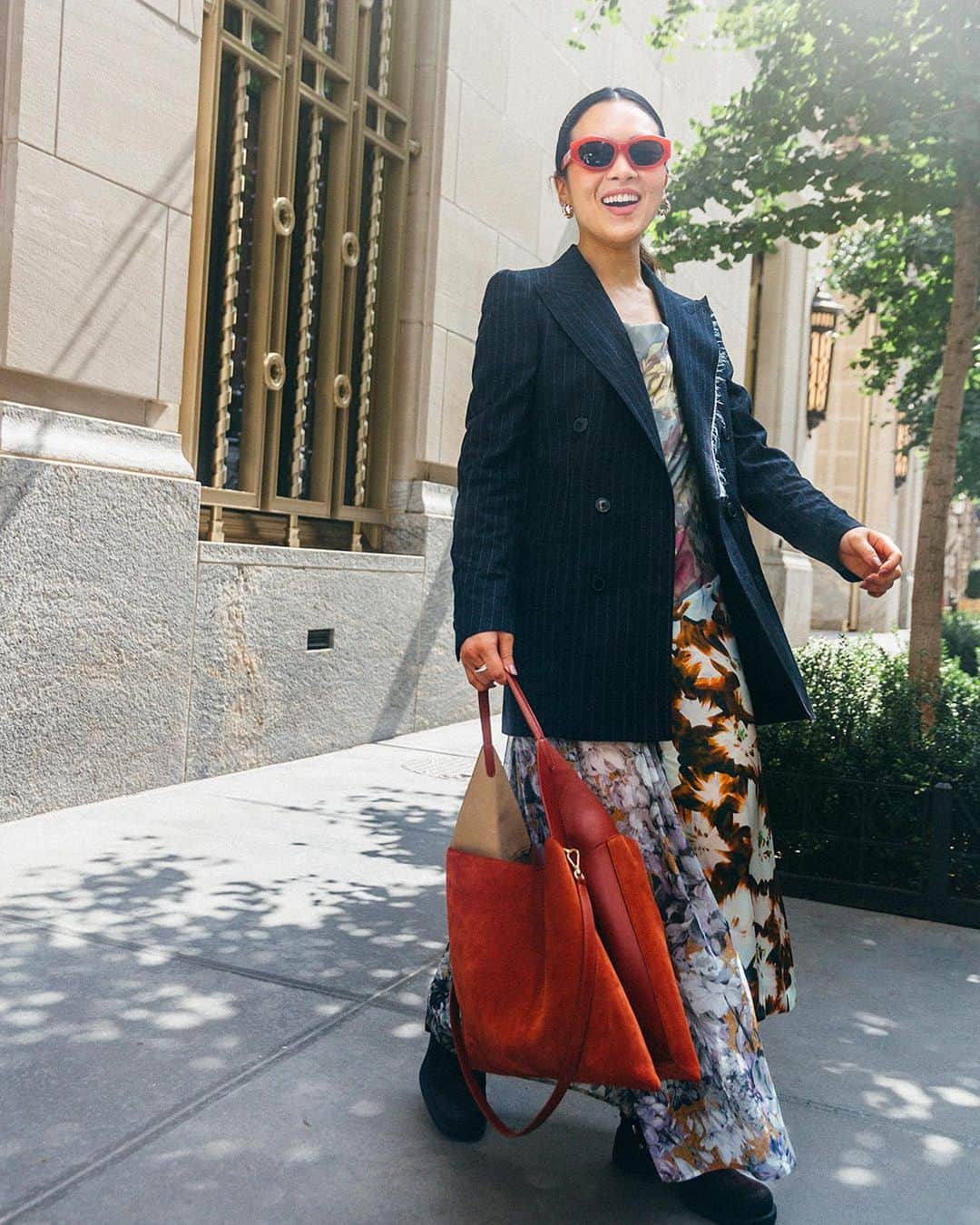 Nordstromのインスタグラム：「Associate fashion director @lindakway's London Fashion Week outfit tip: When looking for a dress that does it all, don't shy away from more formal styles. Bring some casual elements into the mix and test out pairing flowy dresses with sweaters, blazers, turtlenecks and other fall layering pieces.​  "A few of my go-to designers and brands are Dries Van Noten, JW Anderson, Meryll Rogge and COS—this is my launchpad lineup for finding something unique."​ #nordstromfashionweek」