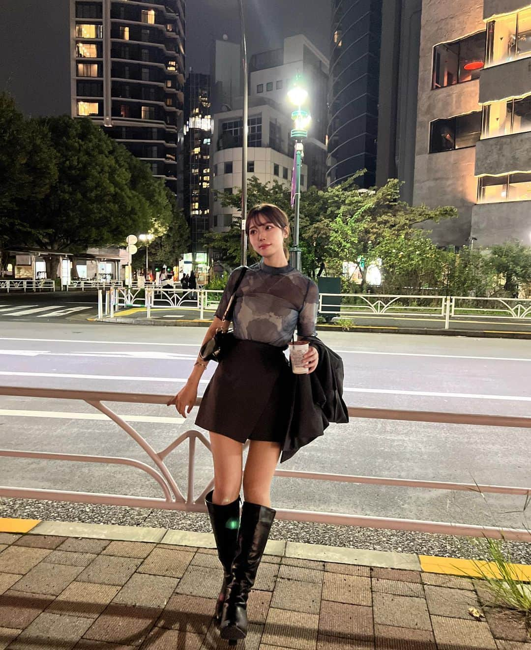 MANAさんのインスタグラム写真 - (MANAInstagram)「🌃🌙 ︎︎ ︎︎︎ ︎︎︎ ︎ ︎︎ ︎︎︎ ︎︎︎ ︎ 今日のコーデ。 ジャケット合わせってやっぱり可愛い、、 ︎︎ ︎︎︎ ︎︎︎ ︎ すでに他のセットアップも買ったし、 秋が待ち遠しくて仕方ない🍁 ︎︎ ︎︎︎ ︎︎︎ ︎」9月16日 23時20分 - mn02grm