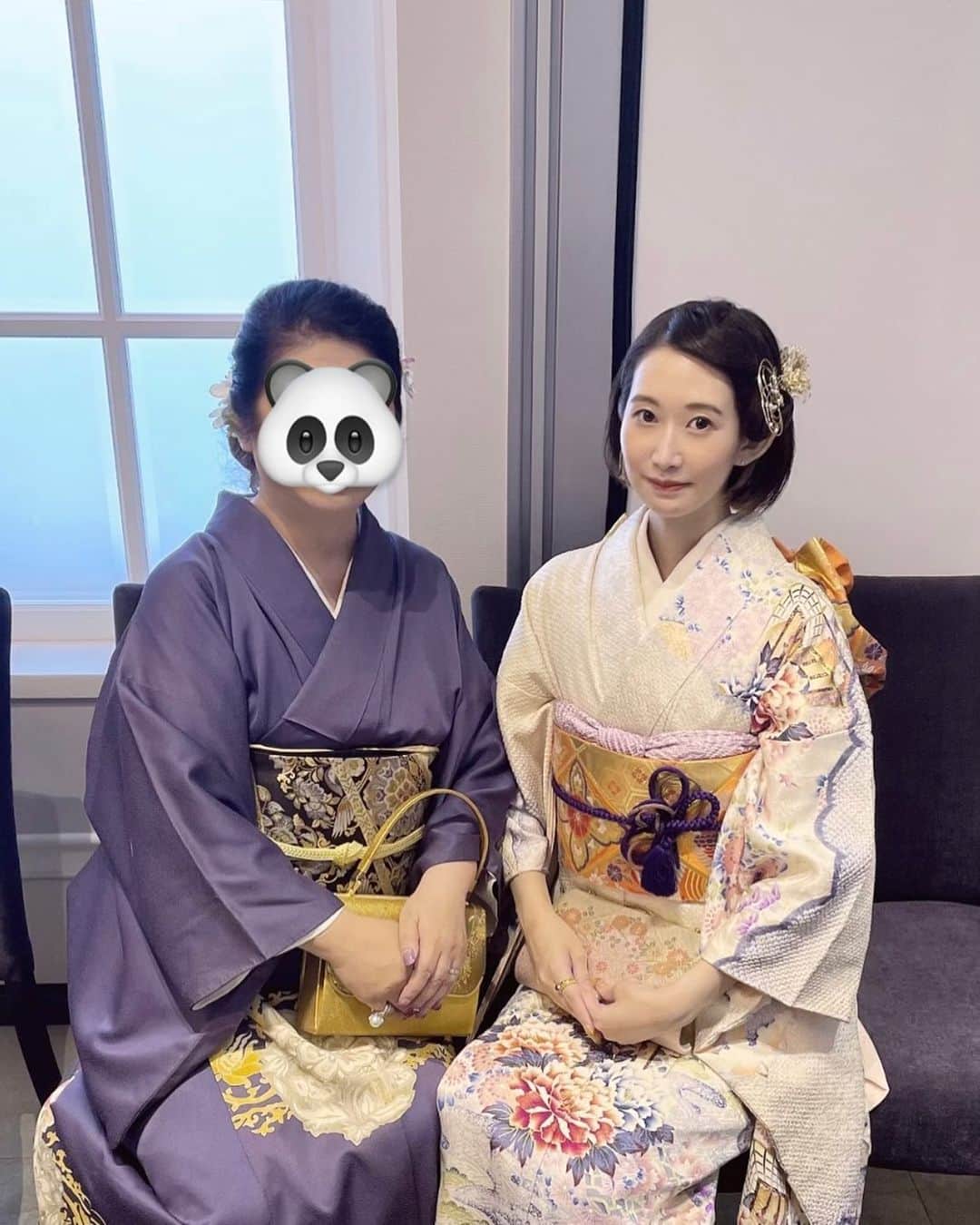 江口千夏さんのインスタグラム写真 - (江口千夏Instagram)「幼馴染の結婚式に家族で参列させて頂きましたー👰🤵💐  小さい頃からギャグ線高々で優しくて太陽みたいなゆうちゃん️🌻 凄く豪華で温かい素敵な披露宴でしたー✨  ゆうちゃんの為なら頑張るかっ！ と気合い入れて母とお着物と振袖で参列🌅  #振袖 #参列 #参列ヘア #参列コーデ #kimono #japan #tokyo #hotelnewotani #hotelnewotanitokyo」9月16日 23時23分 - chinatsu.eguchi