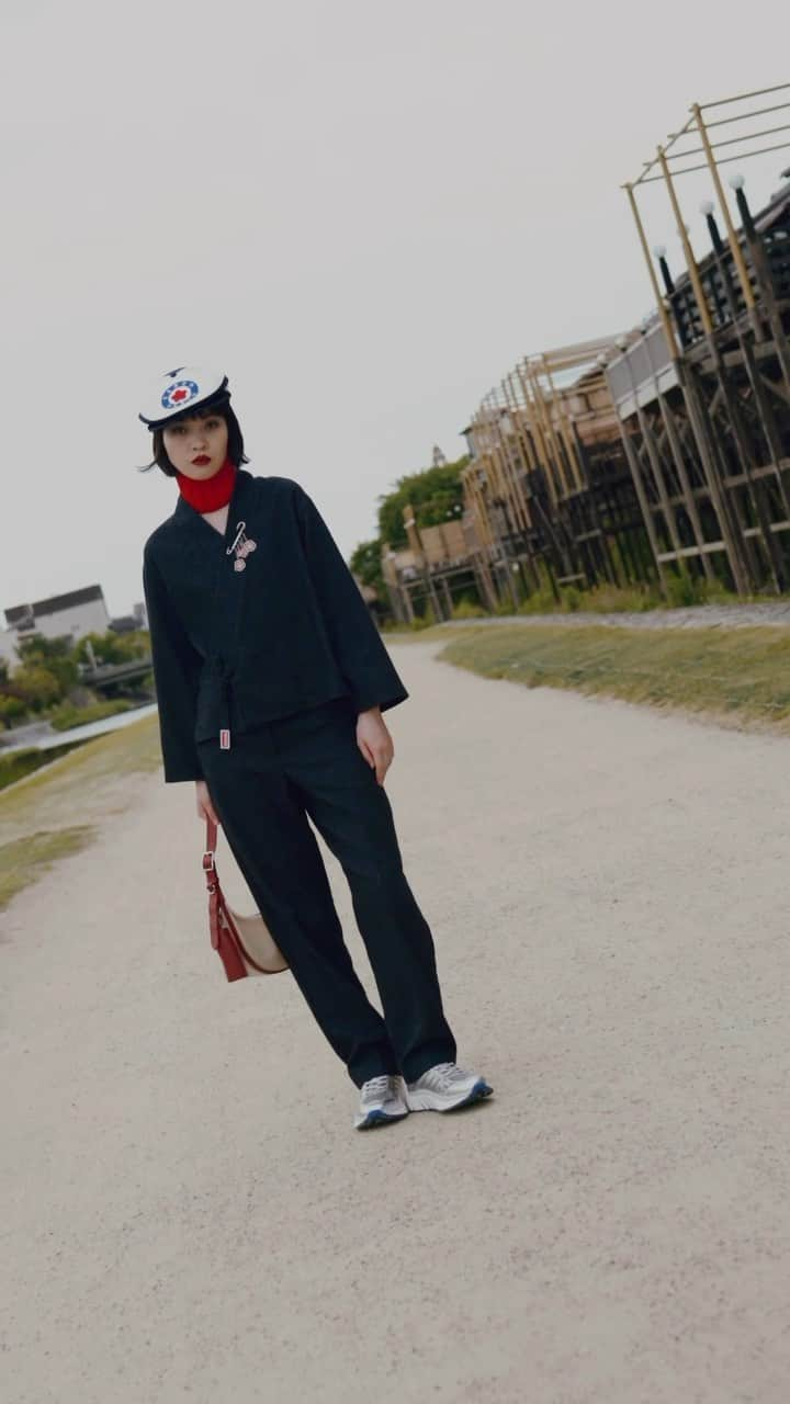 ケンゾーのインスタグラム：「Walking along the banks of Kyoto in the new KENZO-PACE running sneakers.  Out now on KENZO.COM  #KENZONIGO」