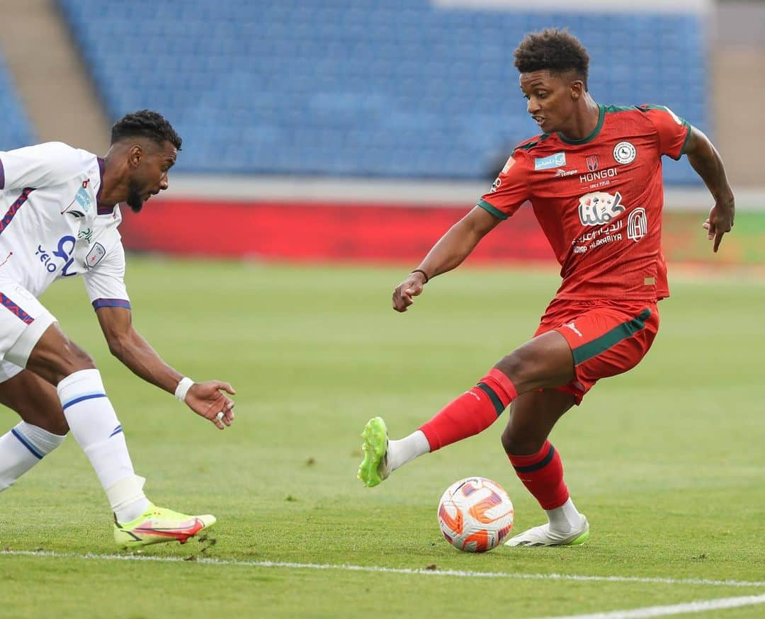 デマライ・グレイさんのインスタグラム写真 - (デマライ・グレイInstagram)「2 assists in 24 minutes ⏱  Dream debut for @demarai 💫  #ettifaq」9月16日 23時26分 - demarai