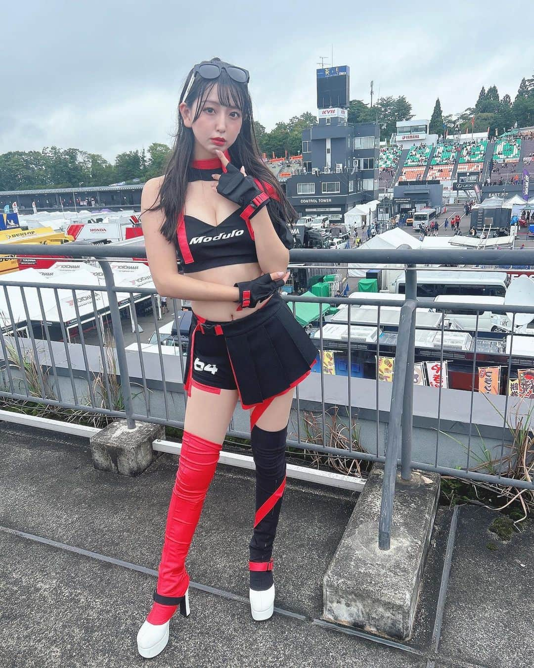 池永百合さんのインスタグラム写真 - (池永百合Instagram)「SUPERGT Rd.6 SUGO🏁  不安定な天気の中、会いにきてくださったみなさん 画面越しで応援してくださった皆さん ありがとうございました🫶  明日の決勝は、15番手からのスタートです‼️ 追い上げに期待しましょう👊✨  グリッドは、池永担当です🏁  【9/17(日)決勝日】 ❤️8:35-8:45 スポンサーステージ ❤️10:10-11:10 ピットウォーク ❤️11:30-11:45 ドライバーアピアランス 🤍12:00-12:20 ウォームアップ走行 ❤️12:20-13:30 スタート進行 🏁グリッドは池永担当 🤍13:30- 決勝スタート 300km（84Laps）  明日も64号車ModuloNakajimaRacingの応援宜しくお願いします📣  #Modulo64 #ModuloNakajimaRacimmg #Modulo #SUPERGT #レースクイーン#raceqeen  #レースクイーンコスチューム #プリーツスカート #ショートパンツ #Moduloスマイル  #좋아요 #셀카 #팔로우 #얼스타그램　#일본 #귀여워 #카메라  #攝影 #旅遊攝影 #拍攝 #寫真 #攝影日記 #人像攝影 #鈴鹿サーキット #サーキット #レースクイーン写真部 #菅生 #スポーツランドsugo」9月16日 23時38分 - ikenaga_yuri