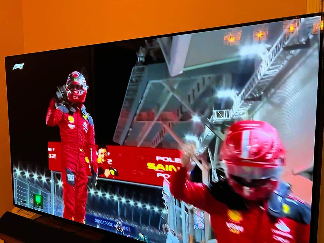 翠千賀さんのインスタグラム写真 - (翠千賀Instagram)「Siiiiiiiiiiiii! Vamos!!! Carlos!!!!!!!! #carlossainz」9月16日 23時33分 - chika.midori