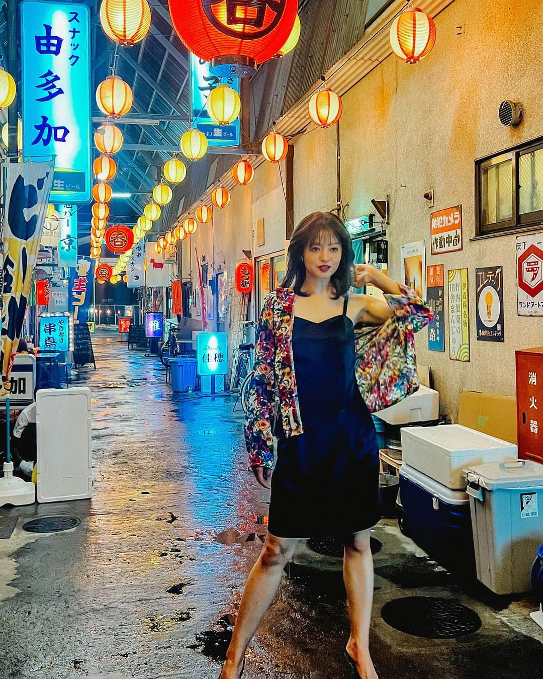 小林涼子さんのインスタグラム写真 - (小林涼子Instagram)「. やさぐれ展子📸  「ハヤブサ消防団」 ご視聴いただきありがとうございました。 1人の人として 困難と向き合いながらも 必死で自分の人生を生きた展子 辛い思いをした分優しく美しい女性でした。  ロケ地は遠く真夏の炎天下で 過酷な撮影だったけれど いつも愉快に そして、真摯に向き合っていた スタッフさんや、 写真ばかりで中々お会いできないのに、 あたたかく迎えてくださったキャストの皆さんと一緒に この作品に携われた事を嬉しく思います。  皆さま ありがとうございました🙇‍♀️💜💜  #ハヤブサ消防団 #謎の女 #聖母」9月17日 0時09分 - ryoko_kobayashi_ryoko