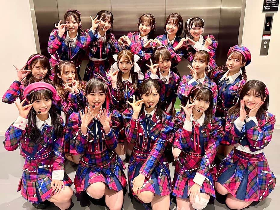 AKB48 Officialさんのインスタグラム写真 - (AKB48 OfficialInstagram)「CDTVライブ！ライブ！フェスティバル2023⚡️ ⁡ 「アイドルなんかじゃなかったら」新衣装でパフォーマンスさせていただきました👗🎤🩷✨ ⁡ ご来場・ご視聴いただいたみなさま そして❣️ =LOVEさん「ズルいよ ズルいね」 「恋するフォーチュンクッキー」 でコラボさせていただいた #イコラブ さん #ノイミー さん ありがとうございました😉💕  🎀出演メンバーはこちら🎀  前列左から #佐藤綺星 @__aiichan.17  #山内瑞葵  @zukky_48  #小栗有以  @yuioguri_1226  #橋本恵理子 @eriko_hashimoto_  #村山彩希 @yuiri_murayama_1st ※写真集アカウント  中央列左から #岡部麟 @beristagram_1107  #向井地美音 @___mion.m  #千葉恵里 @eriierii_1027  #倉野尾成美 @noochan_1108  #柏木由紀 @yukikashiwagi_official  #大盛真歩 @maho_usagi   後列左から #下尾みう @miumiu1343  #長友彩海 @ayami.n_48  #鈴木くるみ @kurumi_akb48  #小田えりな @odenchannn  #山﨑空 @sora_yamazaki17   #AKB48 #アイドルなんかじゃなかったら #CDTVライブライブ #CDTVライブライブフェス」9月17日 0時23分 - akb48