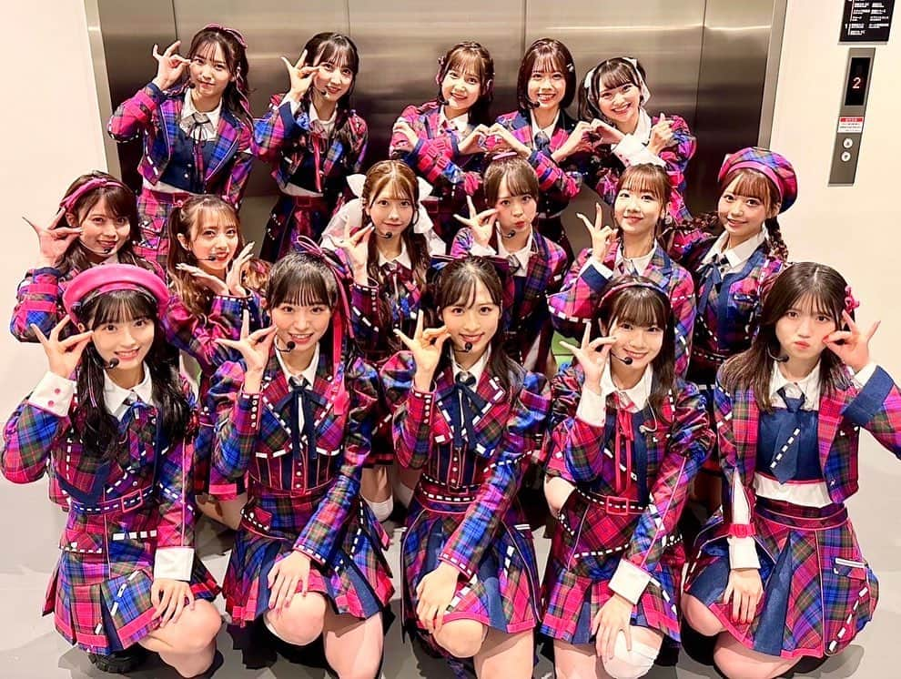 AKB48 Officialさんのインスタグラム写真 - (AKB48 OfficialInstagram)「CDTVライブ！ライブ！フェスティバル2023⚡️ ⁡ 「アイドルなんかじゃなかったら」新衣装でパフォーマンスさせていただきました👗🎤🩷✨ ⁡ ご来場・ご視聴いただいたみなさま そして❣️ =LOVEさん「ズルいよ ズルいね」 「恋するフォーチュンクッキー」 でコラボさせていただいた #イコラブ さん #ノイミー さん ありがとうございました😉💕  🎀出演メンバーはこちら🎀  前列左から #佐藤綺星 @__aiichan.17  #山内瑞葵  @zukky_48  #小栗有以  @yuioguri_1226  #橋本恵理子 @eriko_hashimoto_  #村山彩希 @yuiri_murayama_1st ※写真集アカウント  中央列左から #岡部麟 @beristagram_1107  #向井地美音 @___mion.m  #千葉恵里 @eriierii_1027  #倉野尾成美 @noochan_1108  #柏木由紀 @yukikashiwagi_official  #大盛真歩 @maho_usagi   後列左から #下尾みう @miumiu1343  #長友彩海 @ayami.n_48  #鈴木くるみ @kurumi_akb48  #小田えりな @odenchannn  #山﨑空 @sora_yamazaki17   #AKB48 #アイドルなんかじゃなかったら #CDTVライブライブ #CDTVライブライブフェス」9月17日 0時23分 - akb48