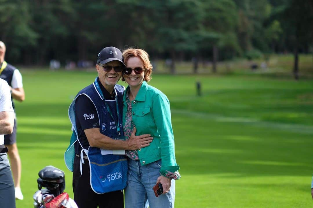 トム・ホランドさんのインスタグラム写真 - (トム・ホランドInstagram)「A family affair and smiles all round. Thank you @bmwpga for having us and thank you @jonrahm for showing us the way.」9月17日 0時24分 - tomholland2013