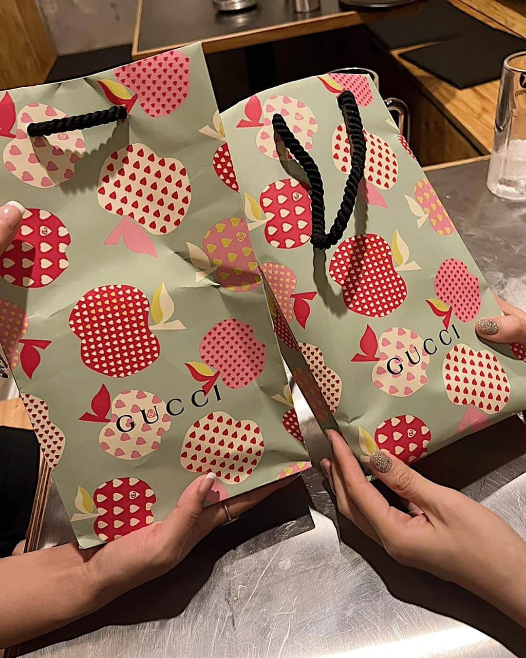 Yuuki mimuraさんのインスタグラム写真 - (Yuuki mimuraInstagram)「🎁🧁🫶🏽🤍💋  . みんな大好きでーす🫶🏽🫶🏽🫶🏽  #thankyou#birthdayparty」9月17日 0時28分 - u0829u