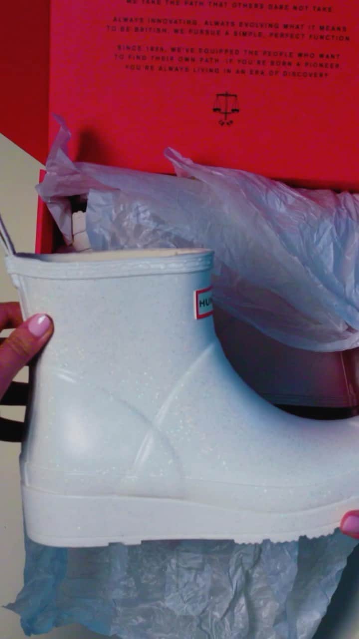 ハンターブーツのインスタグラム：「A back to school must for any age #HunterBoots. Shop now on HunterBoots.com」