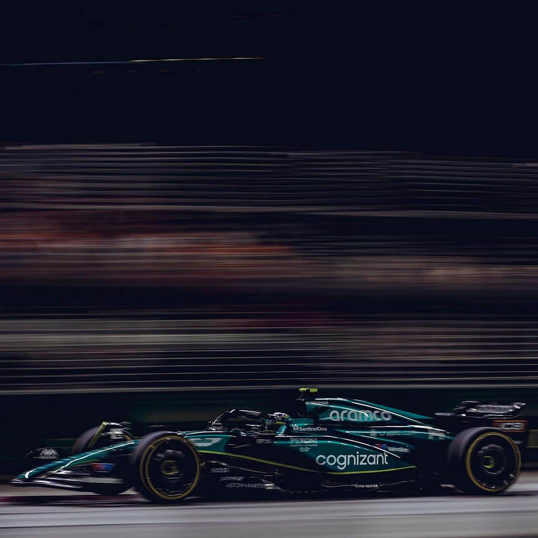 のインスタグラム：「We start from P7 tomorrow . Ready for some action 💪 @astonmartinf1 #f1 #singapore」