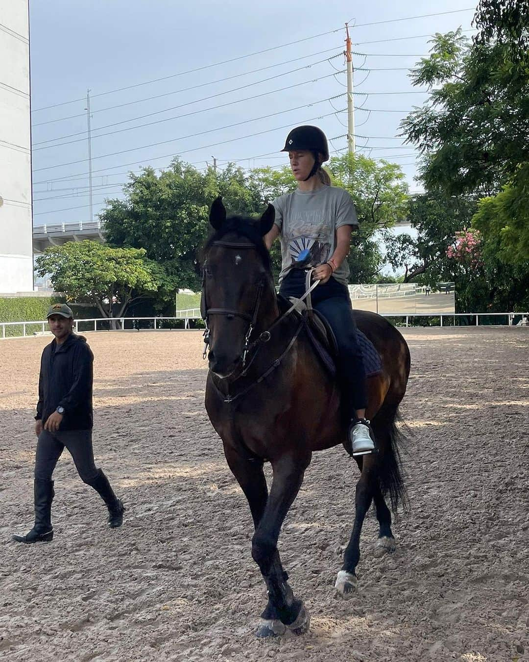 ビクトリア・アザレンカさんのインスタグラム写真 - (ビクトリア・アザレンカInstagram)「“There is no secret so close as that between a rider and her horse.”  We love that smile of yours, @vichka35 ! 🥰🐎🐴💜🇲🇽  #WTA #GDLOpenAKRONxSantander #WTA1000 #ElMejorTenisDelMundo」9月17日 1時30分 - vichka35