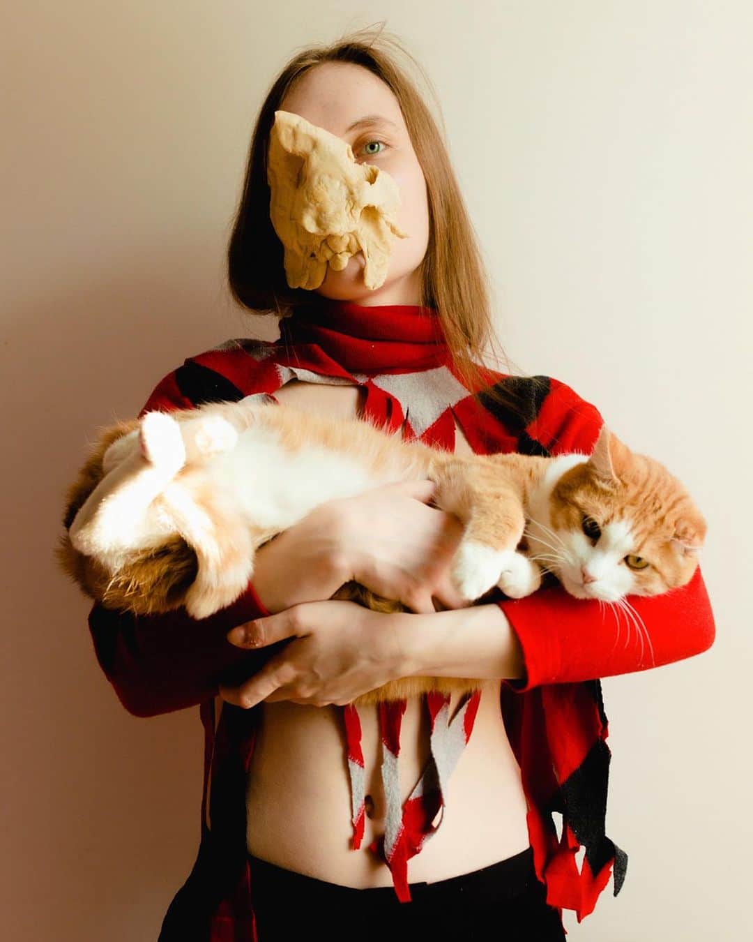 Dazed Magazineのインスタグラム：「“It’s a dialogue primarily with myself… a reflection of my past and an amalgamation with the present,” photographer @yurataralov tells Dazed ⭐ In Taralov’s peculiar images of contorted bodies, the natural world, and curious miscellaneous materials, an outsider would know nothing of the amber locket gifted to him by his grandmother, or the coldness of his family kitchen after it bore witness to violence against his mother by his father.   As children, Taralov seems to suggest, we are closer to our primal nature. We have yet to learn – and become inhibited by – social customs and cultural constructs, and this is something to be cherished.   As such, the natural world is a recurrent theme in his imagery, repeatedly relocating the body and the self in the context of nature: scattered soil, roots sprouting, tree branches withering and decomposing.   “Essentially, [nature] serves as an indicator of something real and unfeigned,” he says. “A confirmation of the sincerity in what’s happening in the frame.”  See more through the link in our bio 🔗  📷 @yurataralov」