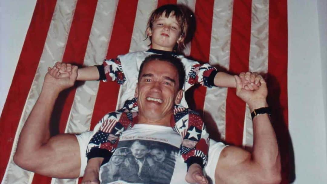 アーノルド・シュワルツェネッガーのインスタグラム：「On this day 40 years ago, I became an American citizen. It is one of the proudest days of my life. I owe everything to America. Born in Austria, Made in America!」