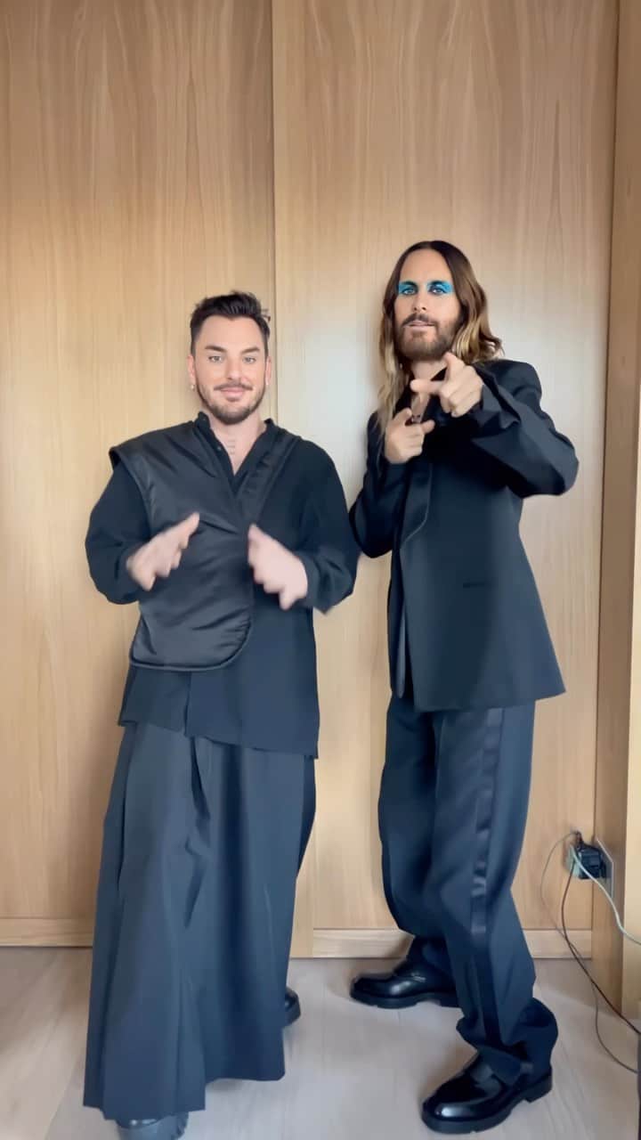 ジャレッド・レトのインスタグラム：「Our new album just dropped - heard it yet? 🕺🏻🕺🏻」