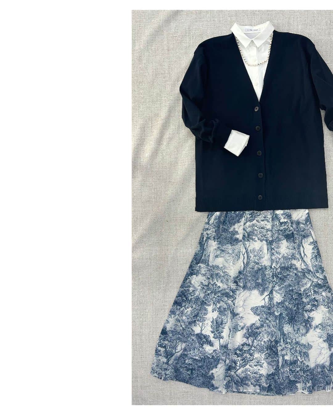 LUMINOSO COMMECAのインスタグラム：「〈トワルドジュイ　マーメードスカート〉  緻密なタッチで描かれた植物柄をシアーなチュールにプリント。  軽やかにふんわりとしたシルエットが、 女性らしさを演出するマーメードフレアースカート。  skirt→¥31,900  color→blue.Black  #luminosocommeca #ルミノーゾコムサ #秋冬コーデ #お仕事着 　#トワルドジュイ #新宿髙島屋　#有楽町丸井 #池袋東武　#パルコヤ上野 #グランデュオ立川  #札幌丸井今井　#静岡伊勢丹 #阪神梅田　#あべの近鉄 #神戸阪急　#博多阪急」