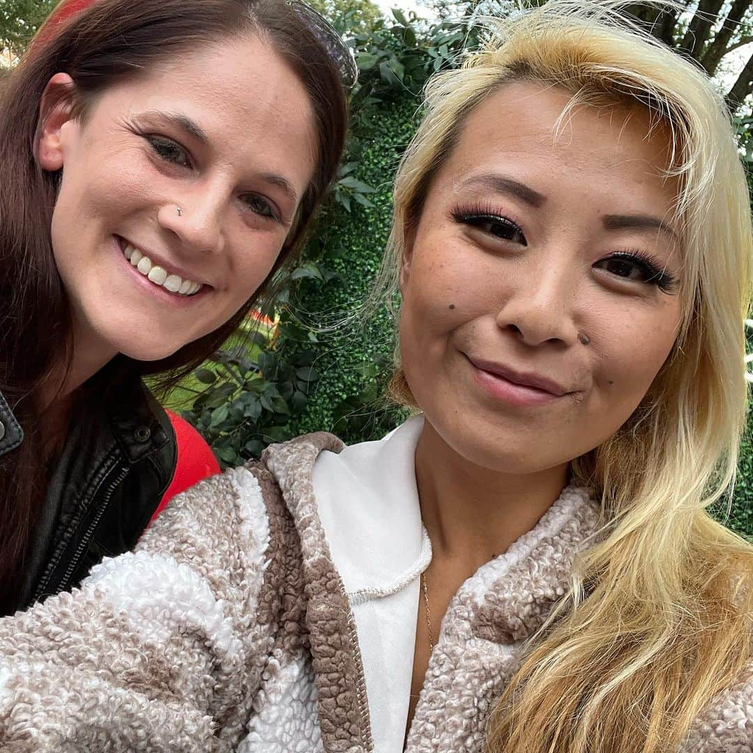 ライナ・ホワンさんのインスタグラム写真 - (ライナ・ホワンInstagram)「What an incredible event this was in New Haven I can’t wait to come back next year 🥰 thank you for the stay @omninewhaven and creating this event @tasteofnewhaven   My first time being a tasting judge and I’m so honored to do it alongside @officialdaymdrops @ctpizzaman @alexptaylor1   And then of course the pizza 🍕 eating contest was a blast! 😋😋 Congratz @grandapizzapizzatruck for winning the best pizza 🍕」9月17日 2時15分 - rainaiscrazy