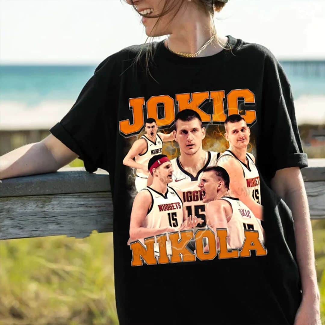 ニコラ・ヨキッチさんのインスタグラム写真 - (ニコラ・ヨキッチInstagram)「🔥Nikola Jokić Merch on Sale!!🔥  🌟 Show your love for the MVP! Only available for 48hrs ⏰  🌍 Fast worldwide shipping! 🚀  👉 Link in our profile bio @jokicnikolaofficial 👈  Gear up like a true fan and celebrate the greatness of Nikola Jokić with our exclusive shirts! Don't wait, get yours now before they're gone! 🙌🔥」9月17日 2時25分 - jokicnikolaofficial