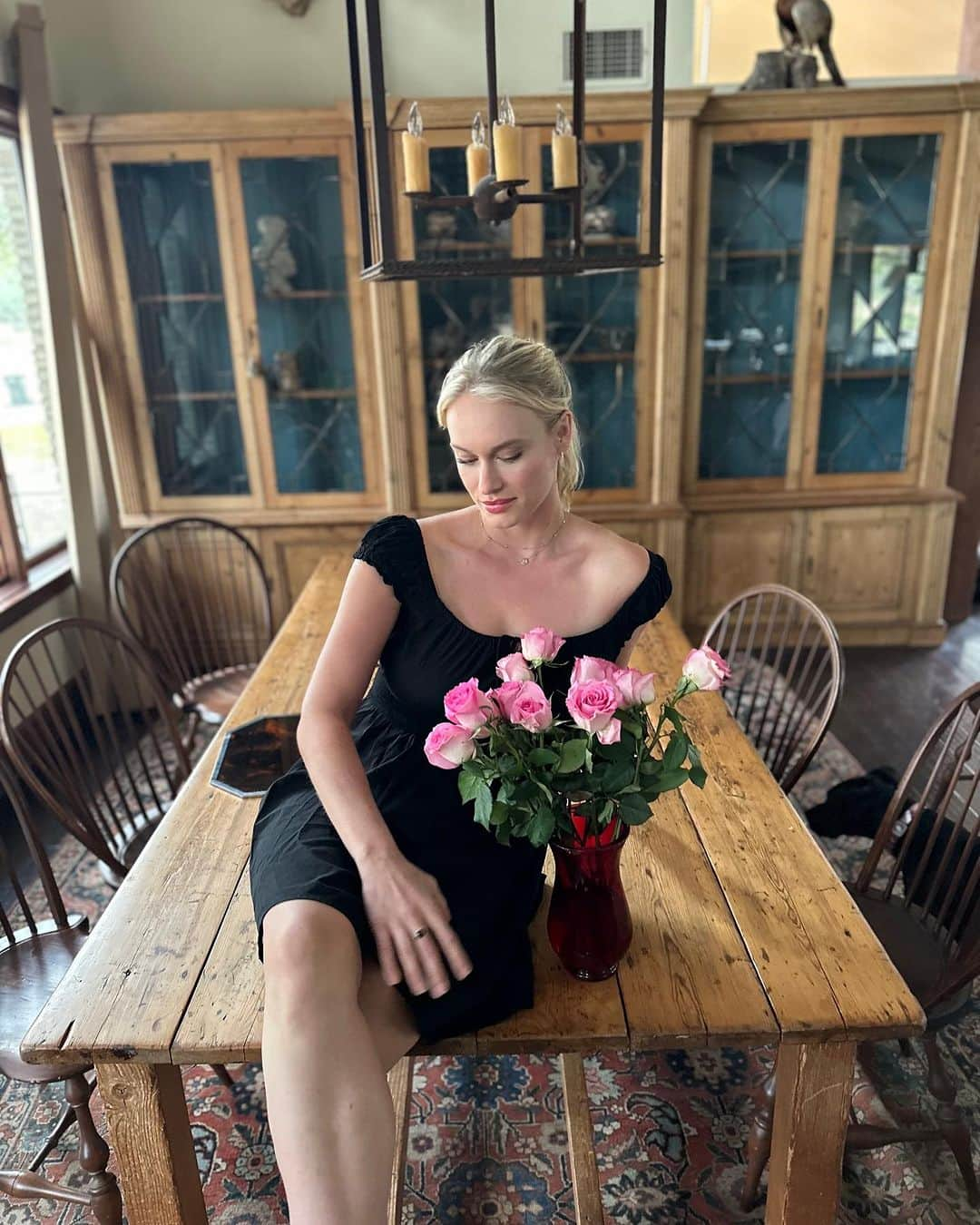 レヴェン・ランビンさんのインスタグラム写真 - (レヴェン・ランビンInstagram)「Just because flowers 💐💐💐」9月17日 2時56分 - levenrambin