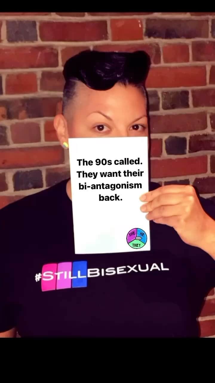 サラ・ラミレスのインスタグラム：「The 90s called, they want their bi-antagonism back.   Its bi-week! LGBTQIA+ community has a penchant for eating & discarding its own from time to time. The internalizations & projections snake their way into our daily lives & wreak havoc where intentionality, mindfulness, healing & love are needed. It’s also true that our beloved community has the capacity for building care, joy, safety & inclusivity through a lens that respectfully invites people from all walks of life to participate in, & contribute to, building power, solidarity & accountability measures that don’t discard one another. While we embrace the 90s fashions making a comeback, we must also pay attention to the insidious ways bi-antagonism attempts to make itself new again. And not just in the fictional stories that impact so many of us when we watch it play out on screen/stage, but in the real world- where its impact shames, harms & closets so many who’s lived experiences fall under the bi+ umbrella (Bisexual, Pansexual, Non-monosexual Queer, Questioning, Bi-curious, no label, etc). This is why we acknowledge that while visibility in media might start important conversations, or even change hearts & minds, it will never equal justice so long as unchecked white pathology, anti-Blackness, queerphobia, bi-antagonism, & the dollar are controlling the narrative & justice systems. Bi+ people are real & not a monolith. How are we showing up for bi+ women & men(of Transgender & Cisgender experience), & Non-Binary/Gender expansive people, in the real world? If the answer is “I’m not” then please consider translating the energy summoned by art (commercial or otherwise) that moves us, into fighting for the solidarity & liberation we all deserve to be a part of. Art is not always there to make us feel good, but it is there to make us feel. If one part of our community isn’t free, then none of us are free. Below are 2 integrity led orgs I’ve been supporting through the years that are paving the way for bi+ inclusivity & care. Please join us in our commitment to supporting real life bi+ community of all colors, gender identities & expressions: @blacktransliberation  @stillbisexual_official  💗💜💙」