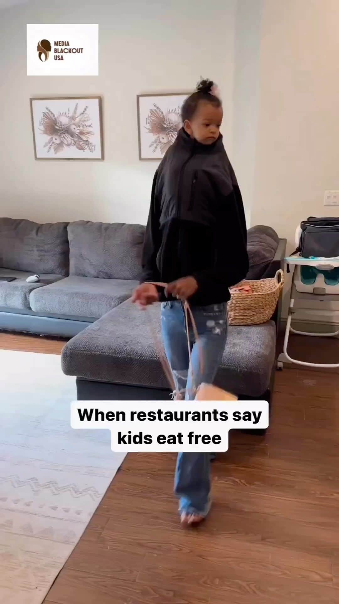 タラジ・P・ヘンソンのインスタグラム：「This has me soooo tickled!!! 🤣🤣🤣🤣🤣🤣🤣🤣🤣🤣🤣 #Repost from @mediablackoutusa • Mom body baby face...」