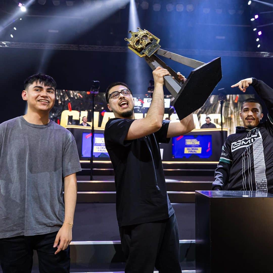 Call of Dutyさんのインスタグラム写真 - (Call of DutyInstagram)「YOUR #WSOWGLOBALFINAL CHAMPIONS 🏆🎉」9月17日 3時13分 - callofduty