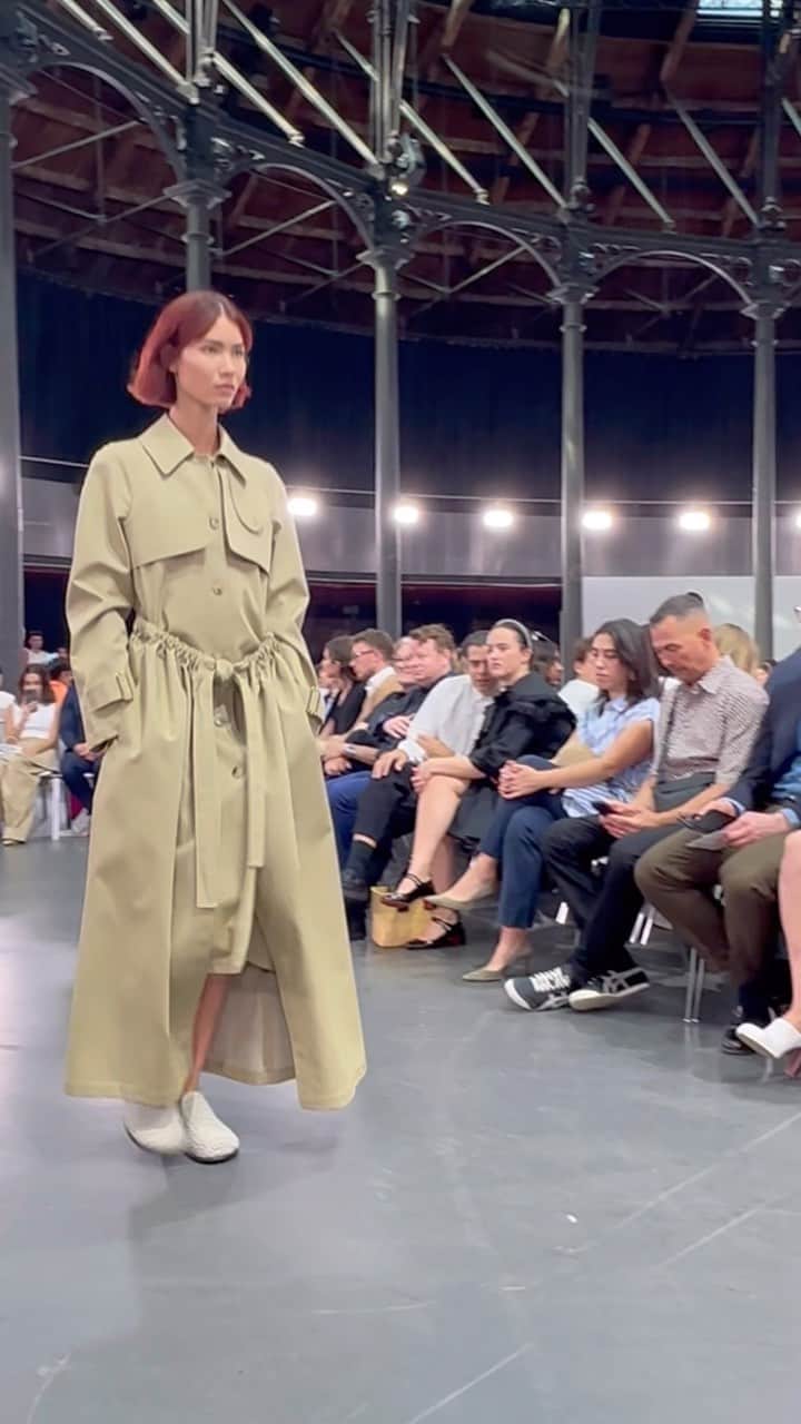 Nordstromのインスタグラム：「The perfect trench does exist AND it comes in two must-have colors—classic khaki and olive green. Which @jw_anderson trench would you choose? #LFW Spring / Summer ‘24 runway sneak peek.」