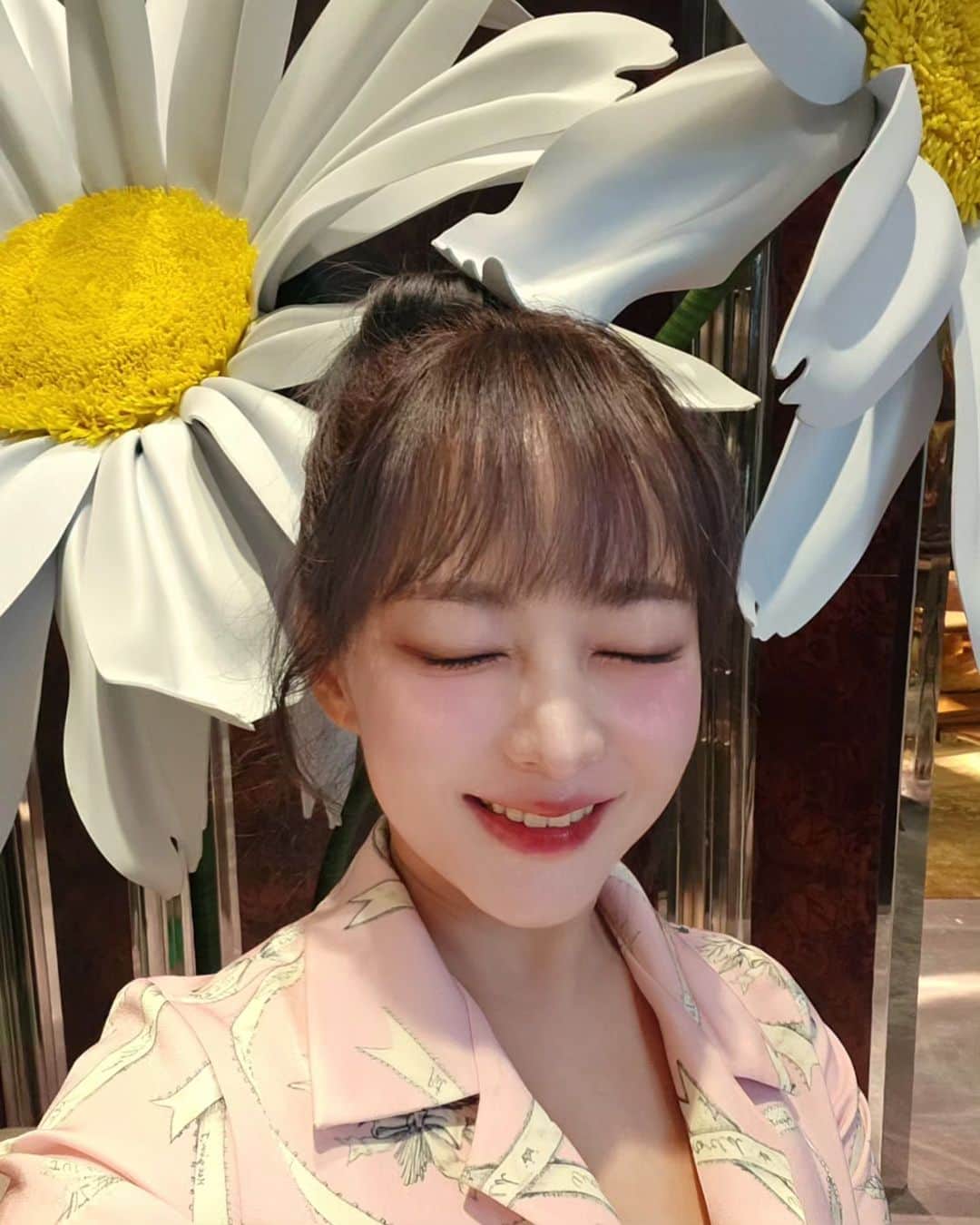 会社員J（会社員Aちゃん）さんのインスタグラム写真 - (会社員J（会社員Aちゃん）Instagram)「タイのお洋服めっちゃくちゃ可愛い🤩😍 購入品の動画楽しみにしててね🩷💗🩷💗」9月17日 14時14分 - acyan_dayo