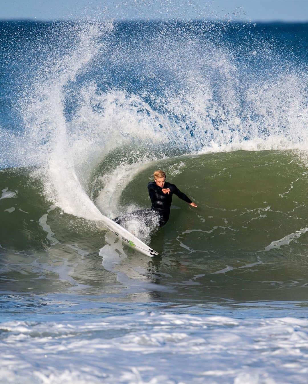 ビラボンさんのインスタグラム写真 - (ビラボンInstagram)「Make the best wetsuits. Be good to the ocean ♻️  ノーベル賞を受賞した…ワンダフルな素材"Graphene"を使用したBillabong wetsuits は、驚異的な暖かさを約束します。You’ll be warmer, faster and longer ♨️  #BillabongWetsuits」9月17日 12時53分 - billabong_japan