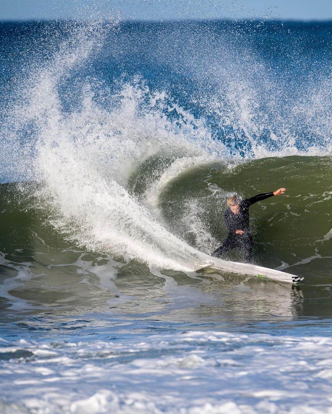 ビラボンさんのインスタグラム写真 - (ビラボンInstagram)「Make the best wetsuits. Be good to the ocean ♻️  ノーベル賞を受賞した…ワンダフルな素材"Graphene"を使用したBillabong wetsuits は、驚異的な暖かさを約束します。You’ll be warmer, faster and longer ♨️  #BillabongWetsuits」9月17日 12時53分 - billabong_japan