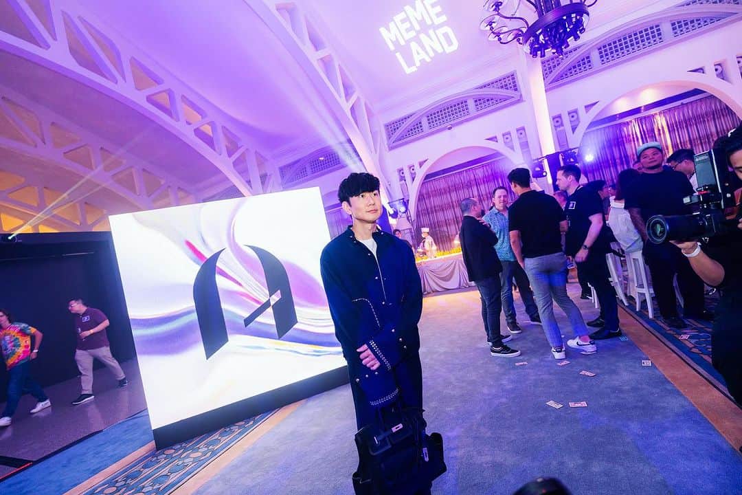 林俊傑のインスタグラム：「Amidst food and drinks and cool music, are conversations and sometimes deep talk that may very well bridge future partnerships and collaborations. Cheers to another great season of connecting and building! @arcthecommunity  #intotheARC」
