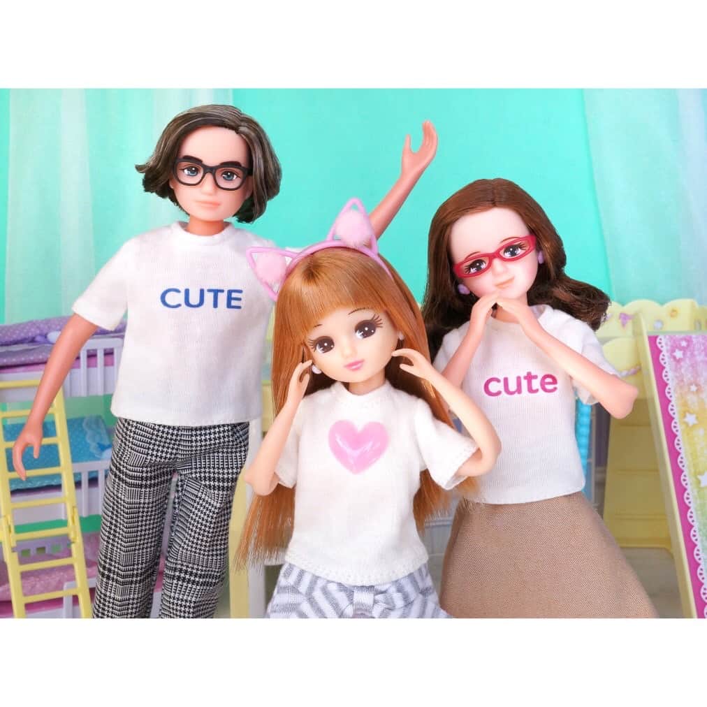 のインスタグラム：「今日は #キュートな日 なんだって！ 記念に3人でキュートポーズ♪ リカのおじいちゃんとおばあちゃんはいつまでもキュートなの✰ うふふ♡  #今日は何の日   Today, September 17, is "Cute Day." Here's my grandpa, grandma and me doing a cute pose to celebrate☆  #instagram #cuteday #リカちゃん #fashion #ootd #hairstyle #licca #liccadoll #japanesedoll #japan #girl #instadaily #instagood #instagramjapan #instagram」