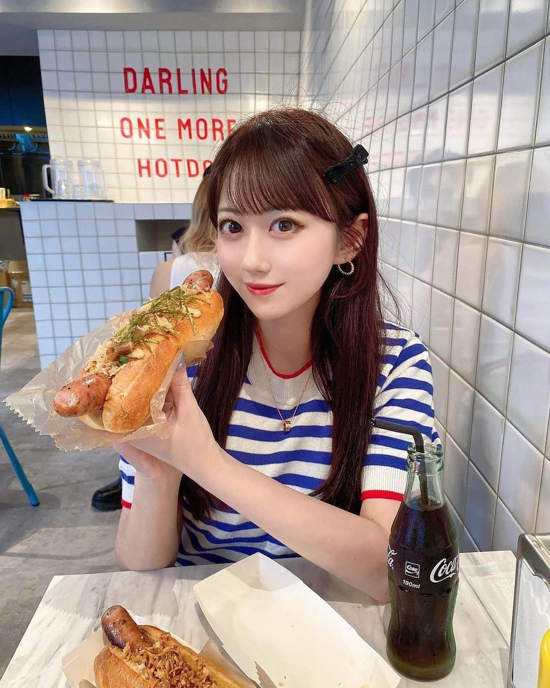 美女美容事情さんのインスタグラム写真 - (美女美容事情Instagram)「《美女とホットドッグ❣️🌭🌭》 *⁠ リポストを使って素敵な美女の投稿を紹介させて頂く【ビジョビ💄美女美容事情💅】のコーナーです✨ *⁠ 今回ご紹介させて頂きますのは!!👀❤︎⁠⠀ mi-miさん< @mii__mi.chan >の素敵なお写真📸⁠⠀⁠⠀⁠⠀⁠ *⁠⠀⁠⠀ アイドルのような可愛さで癒されますね⁠💖🌭 ホットドッグよりも顔が小さくて凄い…😳❣️ *⠀⁠⠀⁠⠀⁠⠀⁠⠀ mi-miさん< @mii__mi.chan > ⠀⁠⠀⁠⠀⁠⠀ 素敵な投稿ありがとうございました☺️📸✨ *⠀⁠⠀⁠⠀⁠⠀⁠⠀ mi-miさんのアカウントには他にも素晴らしい投稿が沢山ありますので是非覗いてみてくださいね💁‍♀️💙⁠⠀⁠⠀⁠⠀⁠⠀ *⠀⁠⠀⁠⠀⁠⠀⁠⠀ △▼△▼△▼△▼△▼△▼△▼△▼△▼ ⁠⠀⁠⠀⁠⠀ ❤🧡💛「美女美容事情」💚💙💜⠀⠀⠀⠀⠀⠀⠀⠀⠀⠀⠀⠀⠀⠀⁠⠀⁠⠀⁠⠀⁠⠀⁠⠀ 👇掲載ご希望の方は👇⠀⠀⠀⠀⠀⠀⠀⠀⠀⠀⠀⠀⠀⠀⠀⁠⠀⁠⠀⁠⠀⁠⠀⁠⠀ @b_b_j.jタグ付けと🖤 #ビジョビ ⁠⠀ 🖤タグ付けお願いします✨⠀⠀⠀⠀⠀⠀⠀⠀⠀⠀⠀⠀⠀⠀⠀⁠⠀⁠⠀⁠⠀⁠⠀⁠⠀ △▼△▼△▼△▼△▼△▼△▼△▼△▼ ⁠⠀⁠ #美女 #透明感 #透明感女子 #美人 #清楚系  #清楚系女子 #ナチュラル #ホットドッグ」9月17日 13時30分 - b_b_j.j